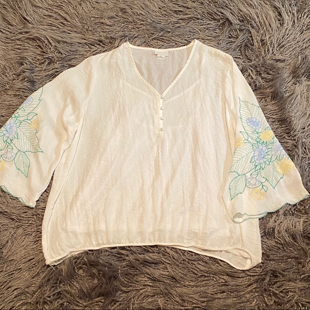 Cuffed sleeve blouse